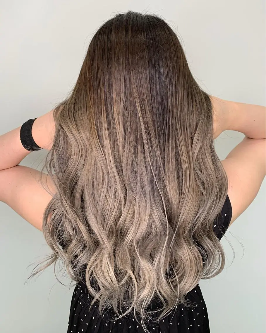 ロング カット ヘアカラー トリートメント 山田 絵里菜のヘアスタイル
