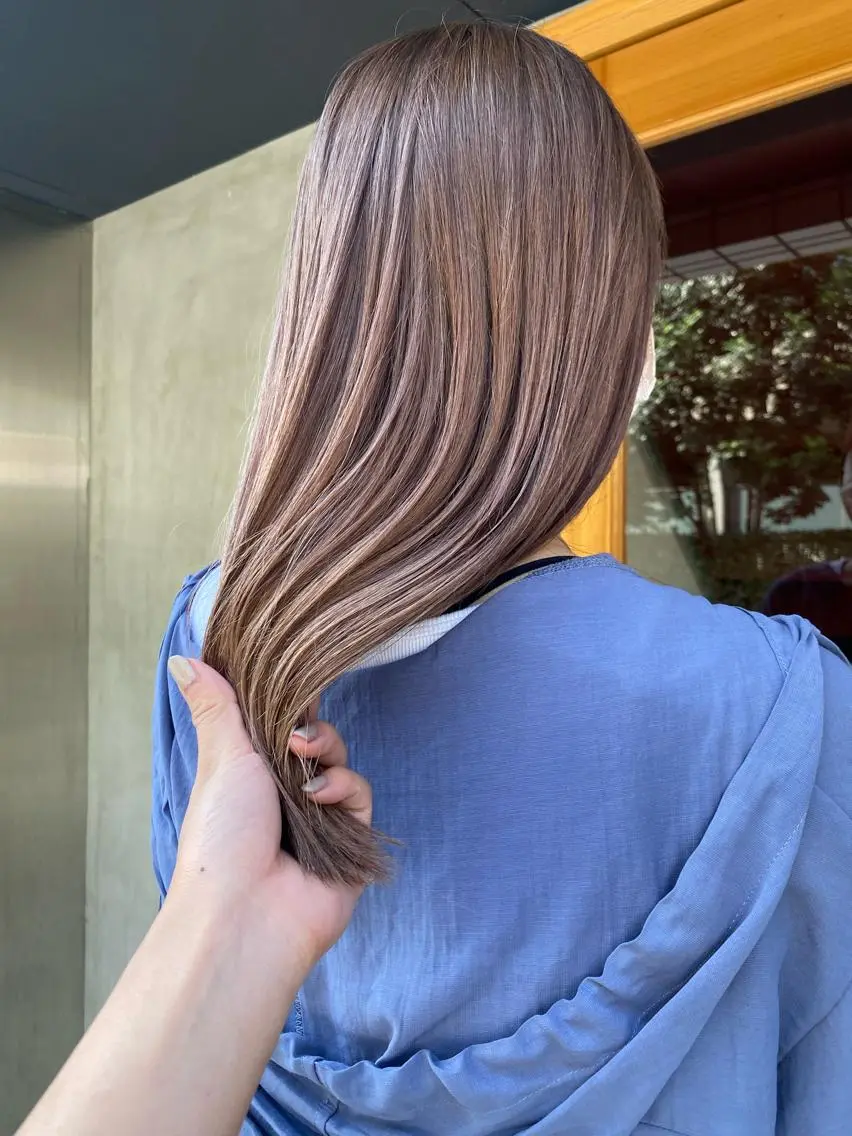 ロング カラー ヘアアレンジ ベージュカラー ハイトーンカラー ハイトーンベージュ ロング ニュアンスヘア🌔 nanakoのヘアスタイル