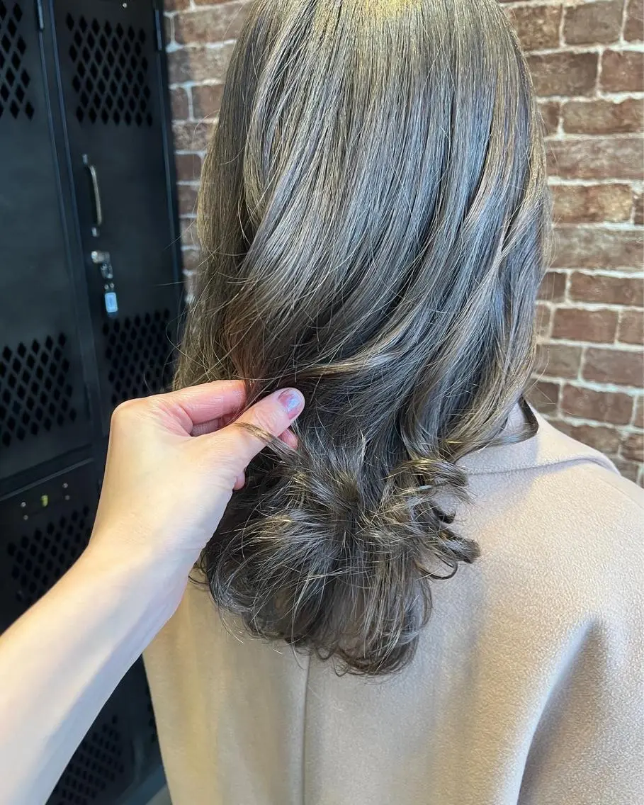 ロング カラー パーマ ヘアアレンジ メンズ キッズ ネイル マツエク・マツパ アイブロウ メンズブリーチ メンズハイライト メンズインナーカラー メンズ韓国風 ブリーチ 久木原 ゆりのヘアスタイル
