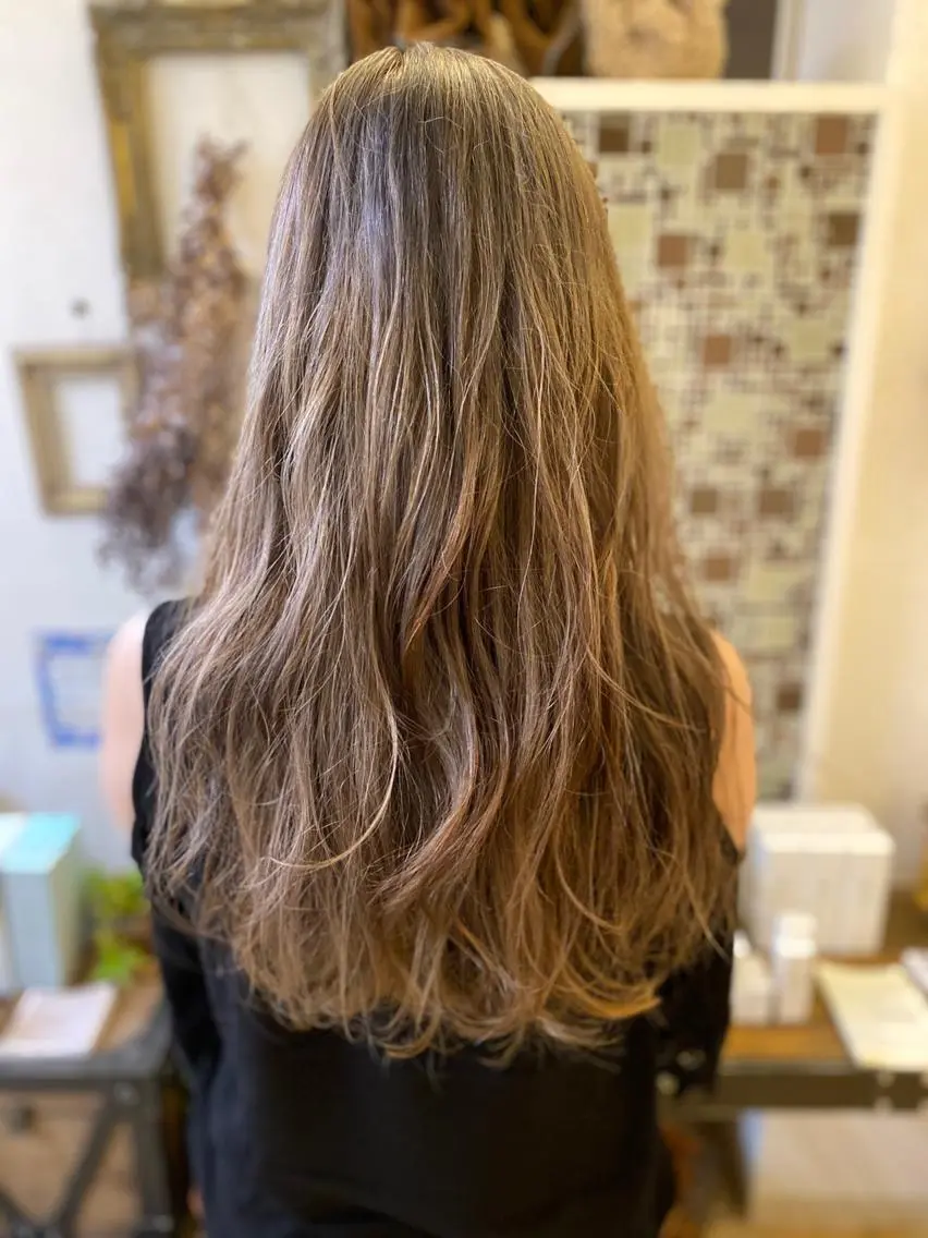 ロング 近藤 大介のヘアスタイル