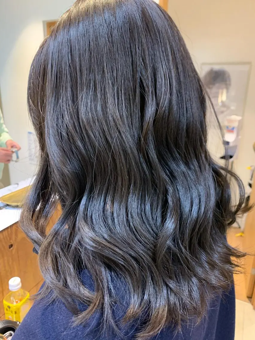 ミディアム アッシュ 庄司 沙羅のヘアスタイル