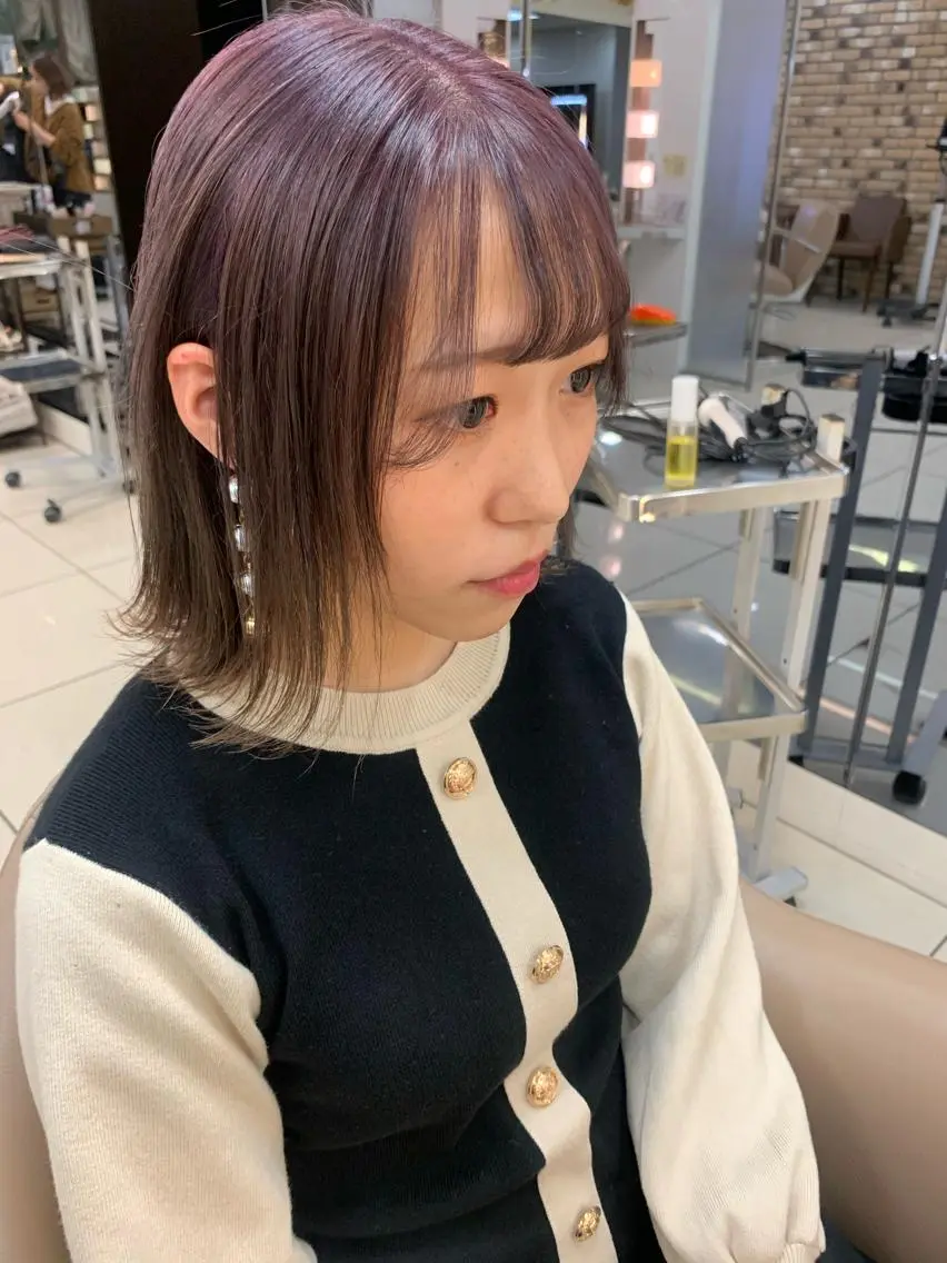 ミディアム カラー 羽エクステ🪽 🤍まき🤍のヘアスタイル