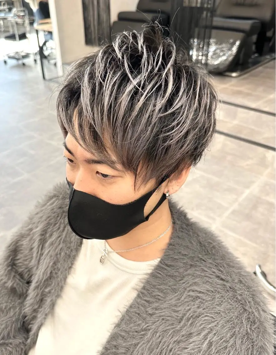ショート メンズ シールエクステ メンズバレイヤージュ メンズブリーチ メンズハイライト メンズインナーカラー シール、 ハネエクステのヘアスタイル