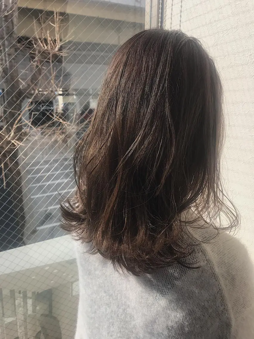 ミディアム カラー グレージュ ハイライトカラー ハイライト ヘアカラー 柴田 祐輔のヘアスタイル