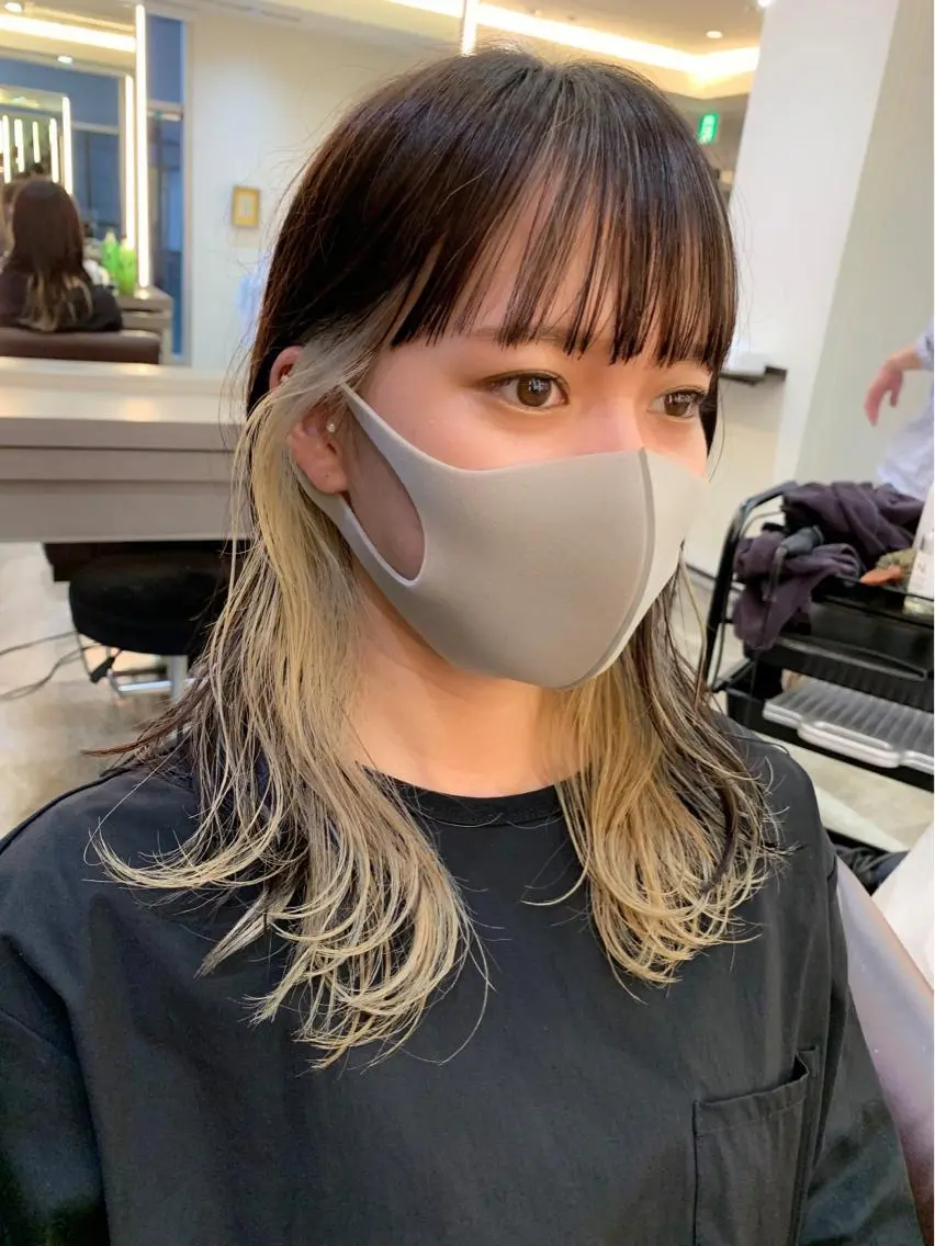 セミロング カラー ブロンド ホワイトブロンド 加藤 佑哉のヘアスタイル