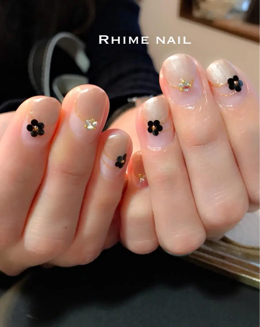 ネイル アートネイル フラワーネイル グラデーション オフィスネイル シンプルネイル Rhime nail ライムネイルのネイルデザイン