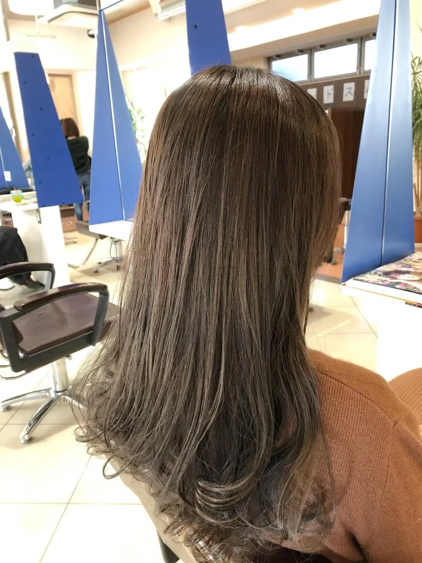 ロング ヘアカラー 石井 佑樹のヘアスタイル
