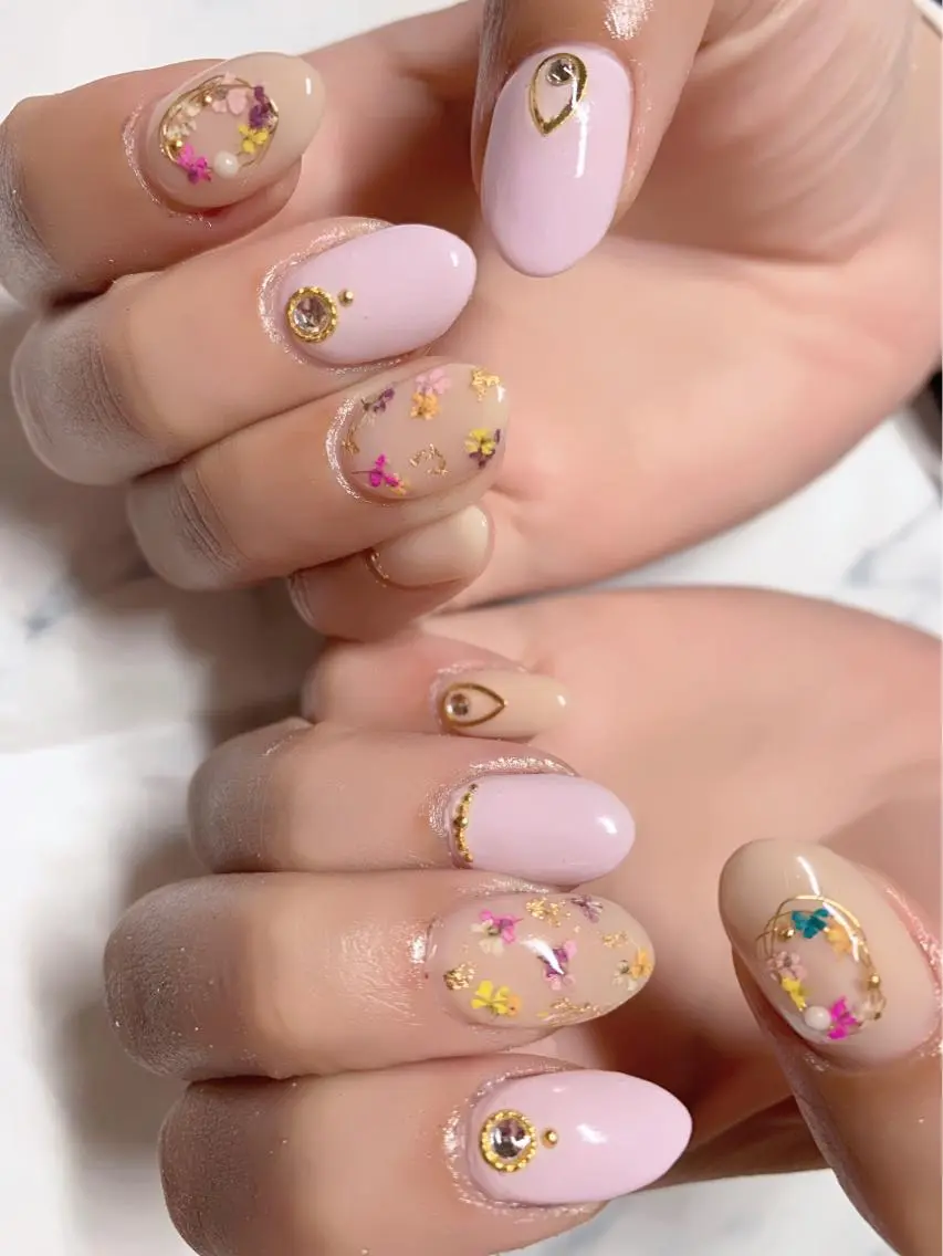 ネイル 菅野 愛花のネイルデザイン