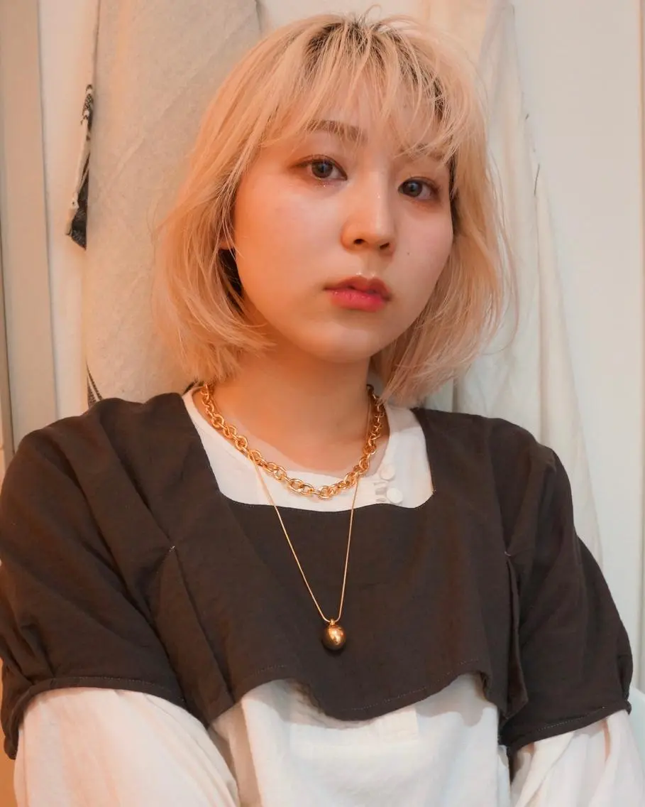 ミディアム カラー ダウンパーマ 【sity.ザイク】のヘアスタイル