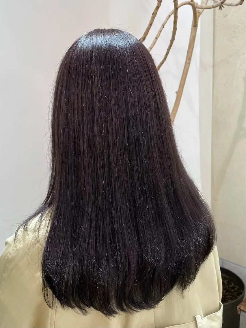 ロング アッシュ 塩谷 雪花のヘアスタイル