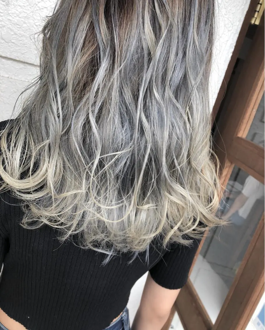 セミロング レイヤーカット カット ヘアカラー レイヤーカット匠 イソザキノリユキのヘアスタイル