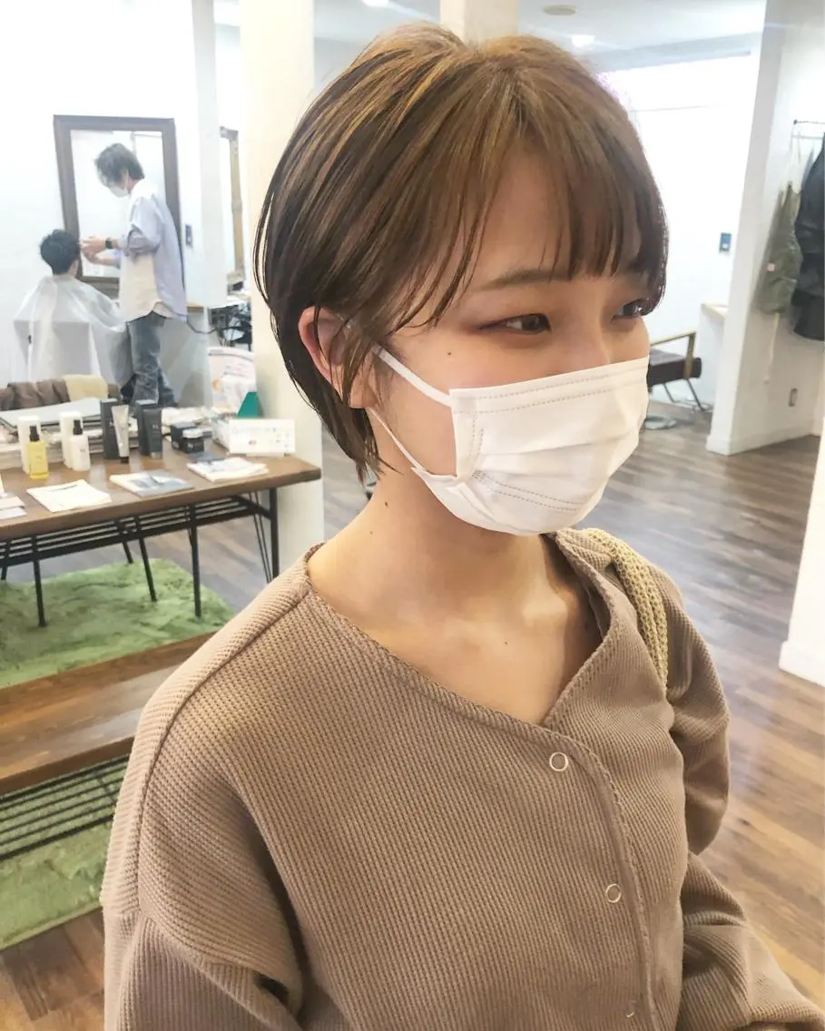 ショート カラー ベージュカラー ショートヘア ヘアカラー トリートメント 江原 彩華のヘアスタイル