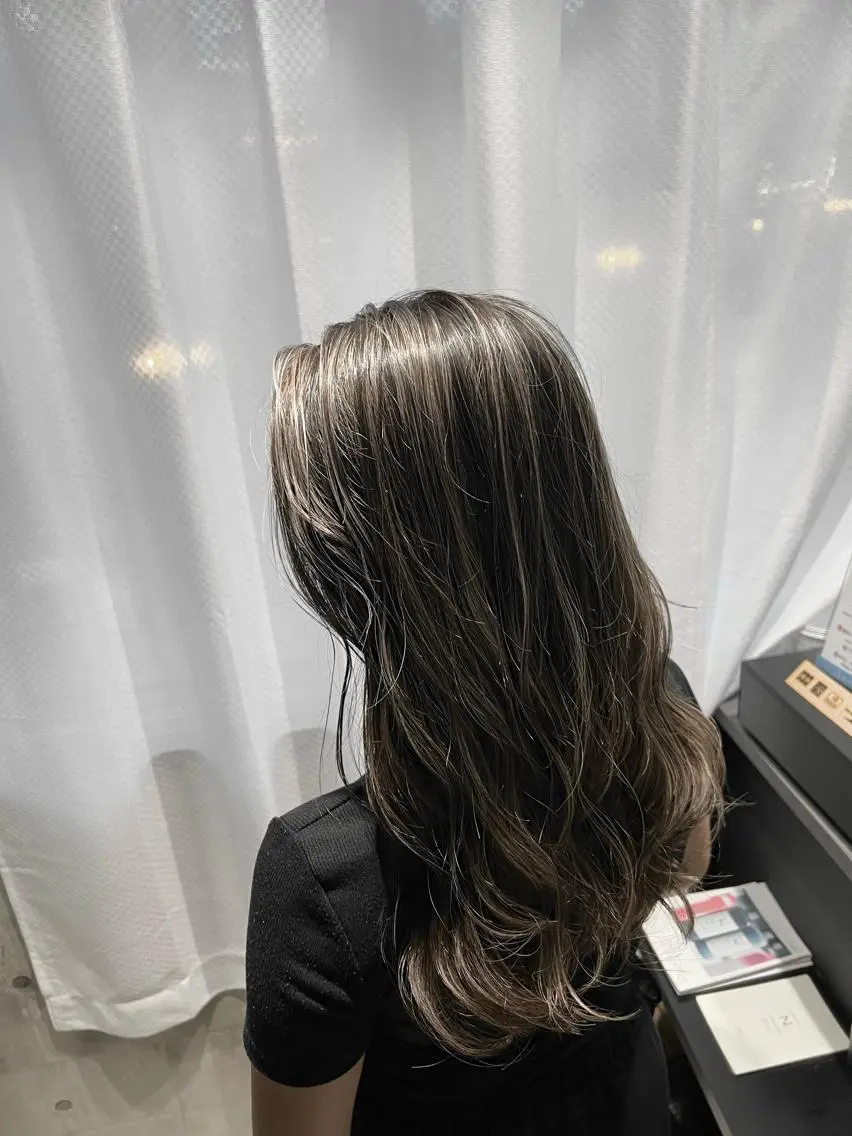 ロング カラー ヘアアレンジ ハイライトカラー ハイライト ヘアカラー トリートメント 髪質改善_WHITE RYUSUKEのヘアスタイル