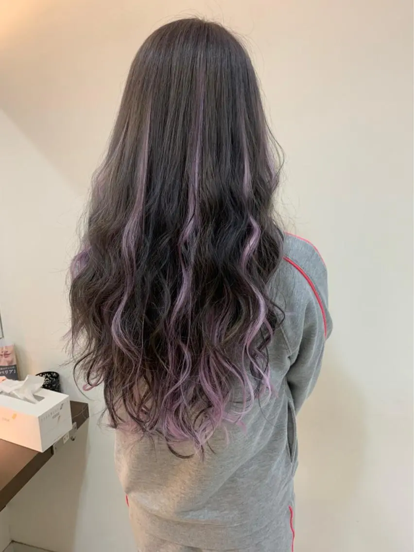 ロング カラー 羽エクステ🪽 🤍まき🤍のヘアスタイル