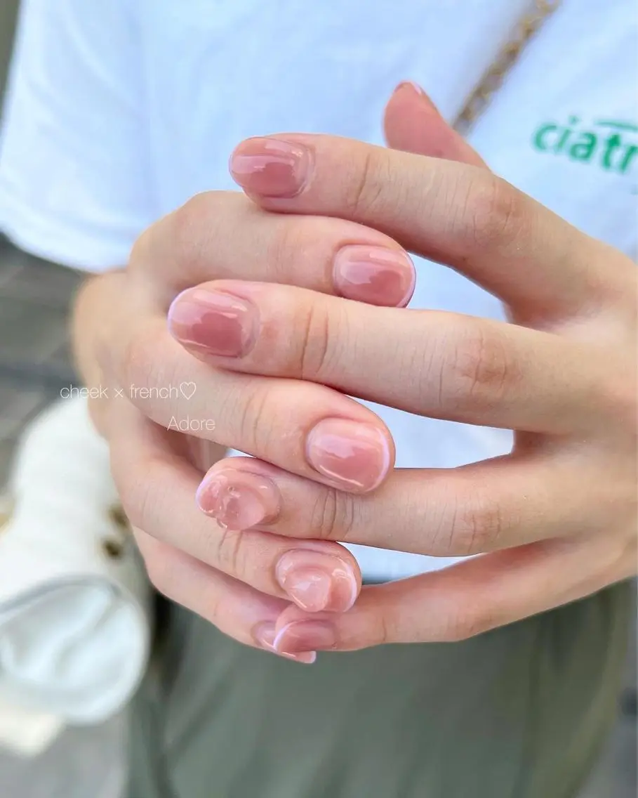 ネイル チークネイル フレンチネイル ハート ピンク ショートネイル ハンドネイル Nail Adore.のネイルデザイン