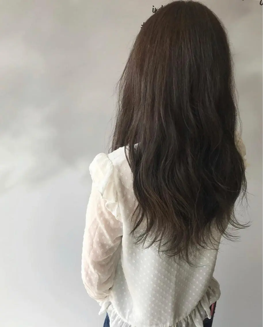 ロング カラー ヘアアレンジ マツエク・マツパ グレージュ 福壽 優奈のヘアスタイル