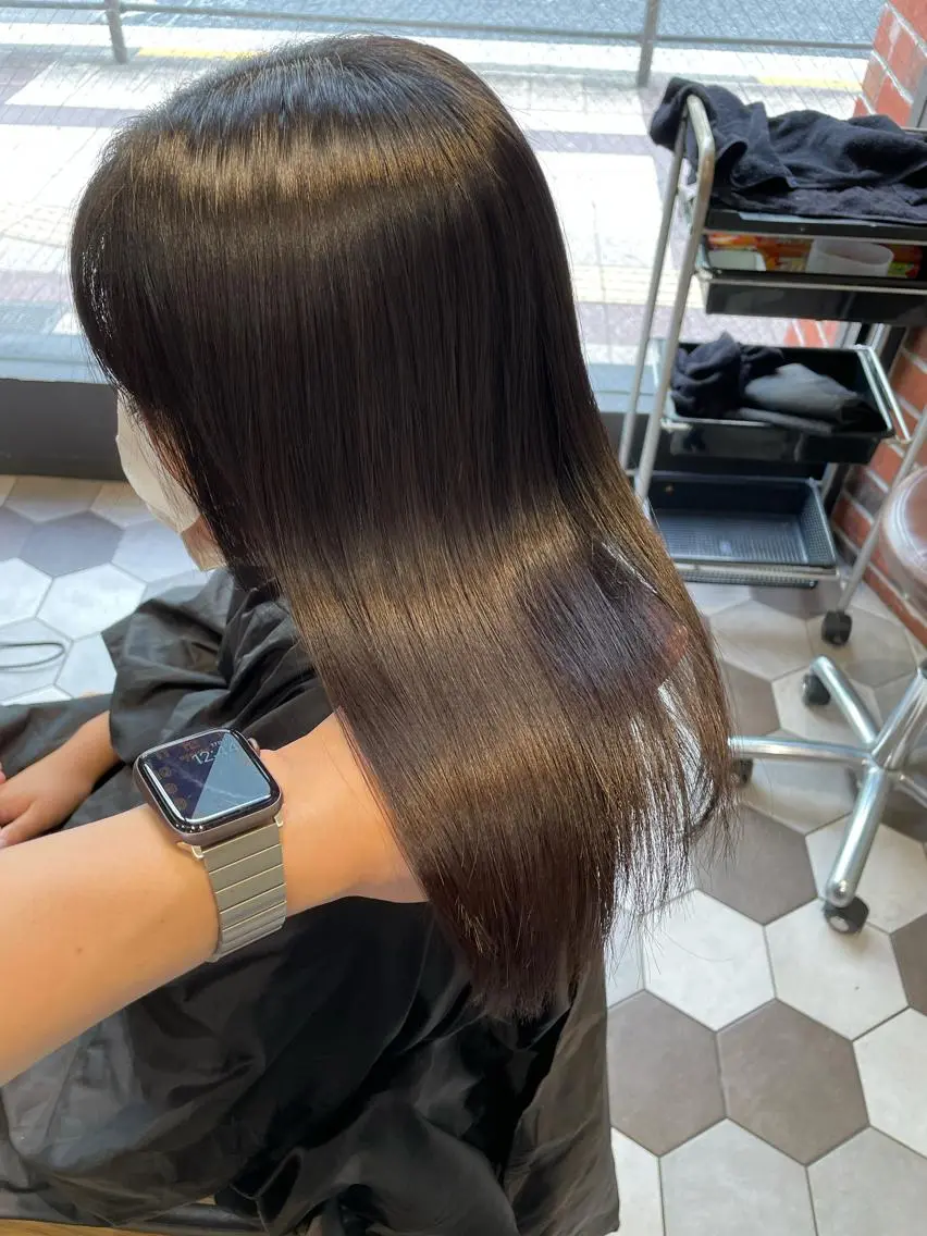 セミロング カット ヘアカラー 縮毛矯正 トリートメント 髪質改善、縮毛矯正 Core梅田茶屋町店のヘアスタイル