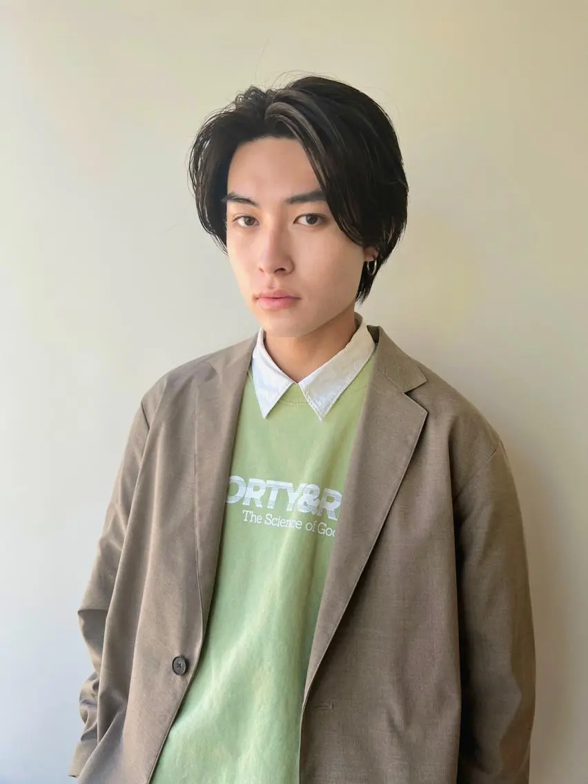 ショート メンズ センターパート メンズカット曲がる 縮毛矯正佐々木タクマのヘアスタイル