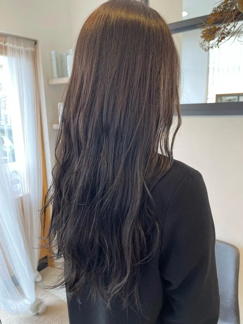 ロング カラー 透明感カラー ダークグレー 由比藤理子 ブリーチカラー🌈のヘアスタイル