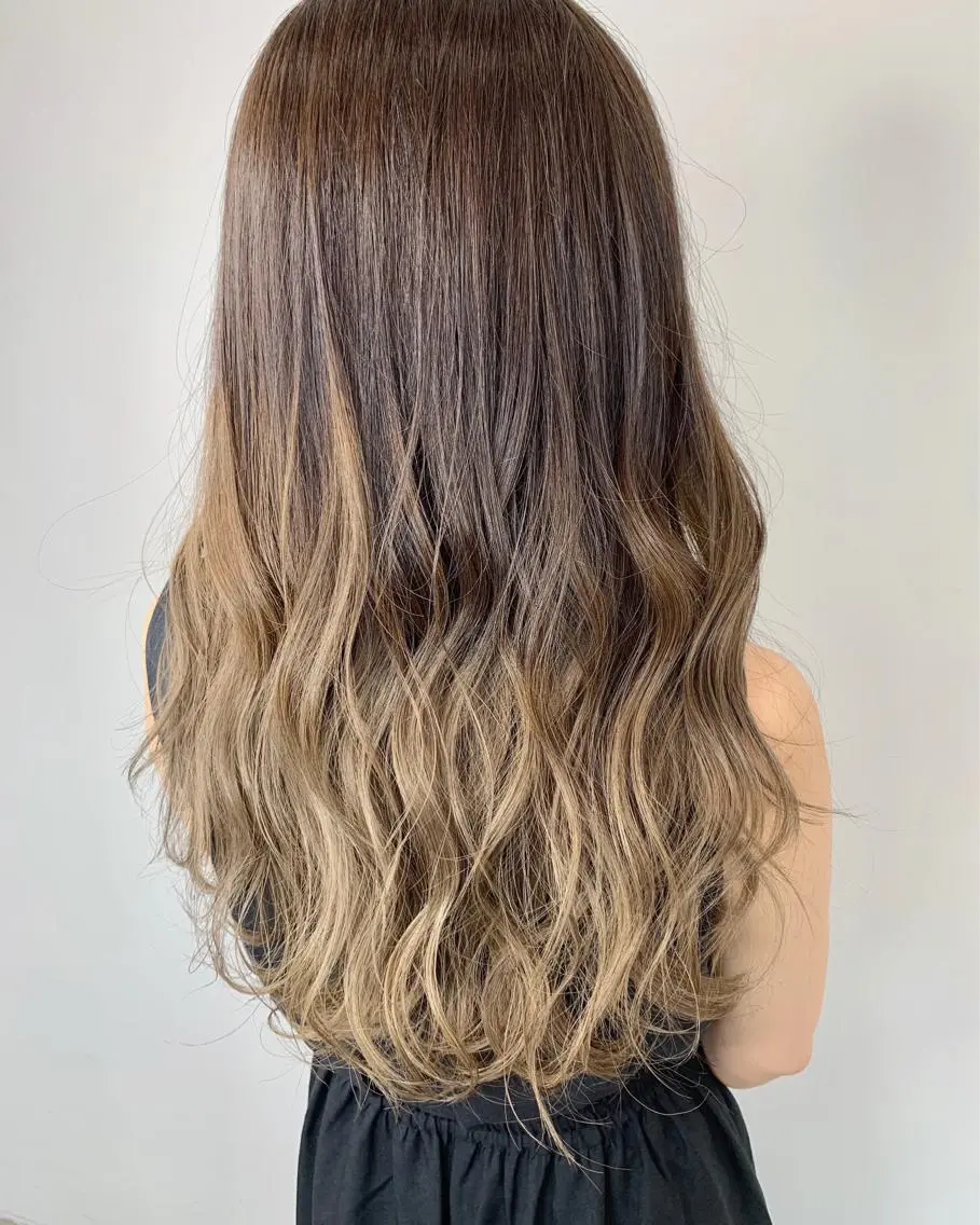 ロング カット ヘアカラー トリートメント 山田 絵里菜のヘアスタイル