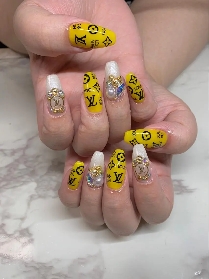 ネイル ジェルネイル Nailsalon E's cafeのネイルデザイン