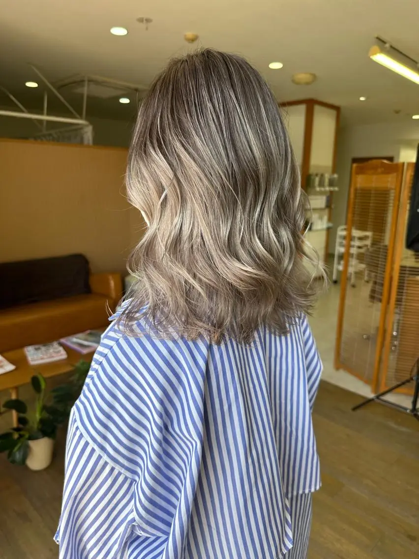 ミディアム カラー カット ヘアカラー トリートメント ブリーチカラー🫧 森　凪沙のヘアスタイル