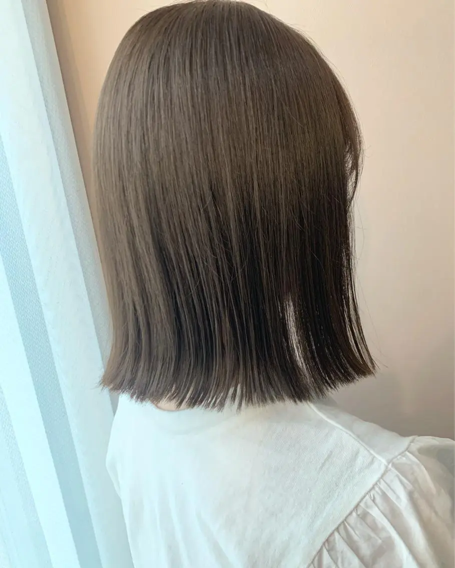ショート カラー ベージュカラー ブリーチ 透明感カラー ブリーチなしカラー hubhair レイヤー/透明感のヘアスタイル