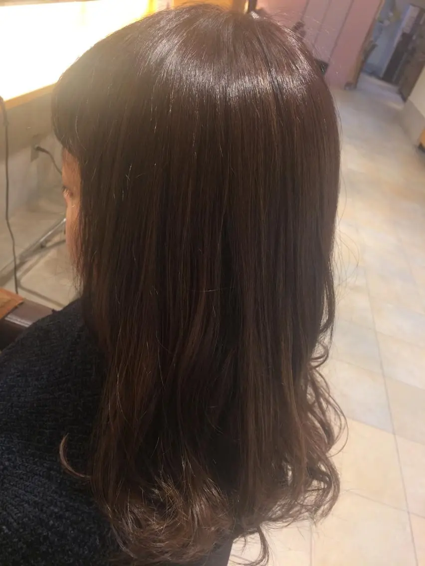 セミロング カラー パーマ ベージュカラー パープルカラー メンズパーマの巨匠 鈴木純のヘアスタイル