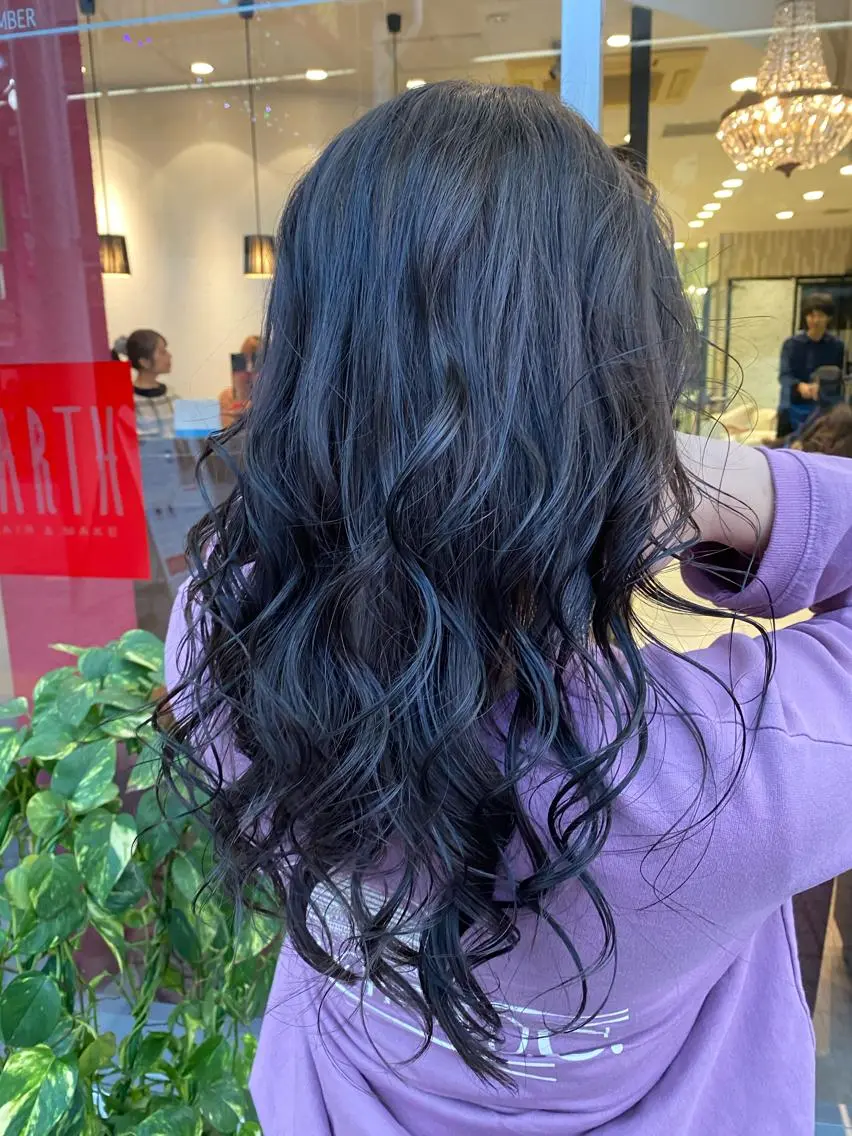 ロング ヘアカラー デザインカラー✨新倉 佑奈のヘアスタイル
