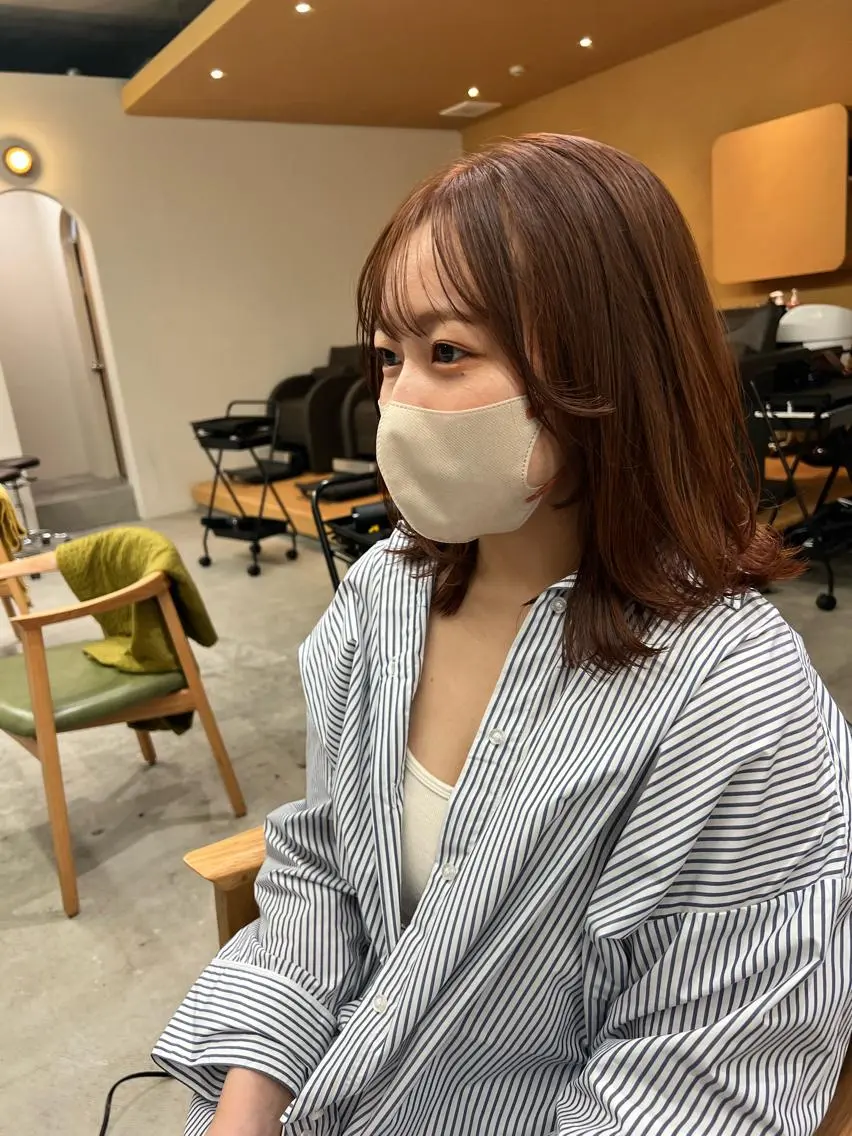ミディアム カラー ミディアムレイヤー ブリーチ ブリーチなしカラー ピンクカラー 伸ばしかけ カット ヘアカラー 誰より丁寧なカット/ 小林輝/レイヤーのヘアスタイル