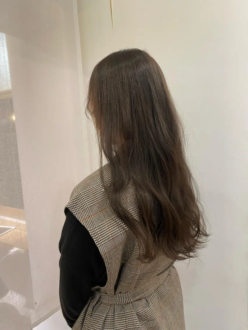 セミロング カラー ベージュカラー ブリーチ ケアブリーチ ダブルカラー イヤリングカラー ヘアカラー シャドウパーマ 田形清流のヘアスタイル