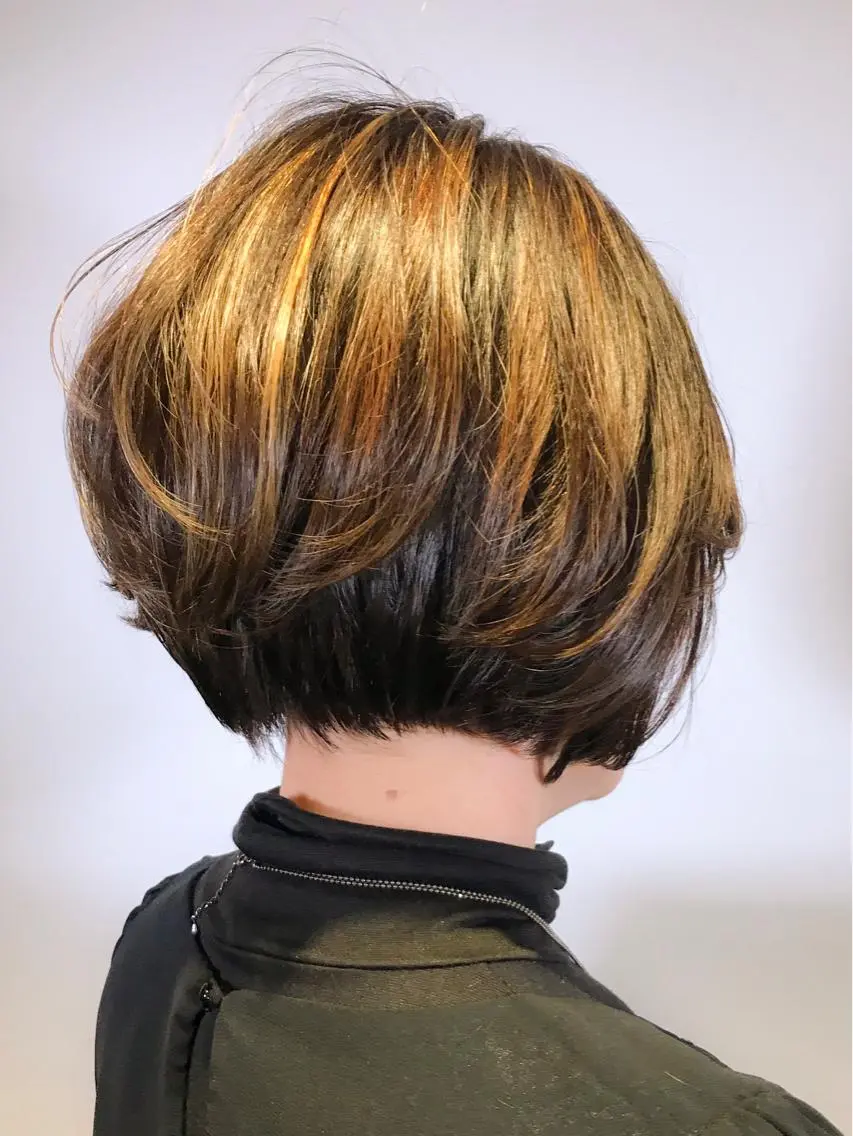 ショート カラー BIANCO北堀江 AKANEのヘアスタイル