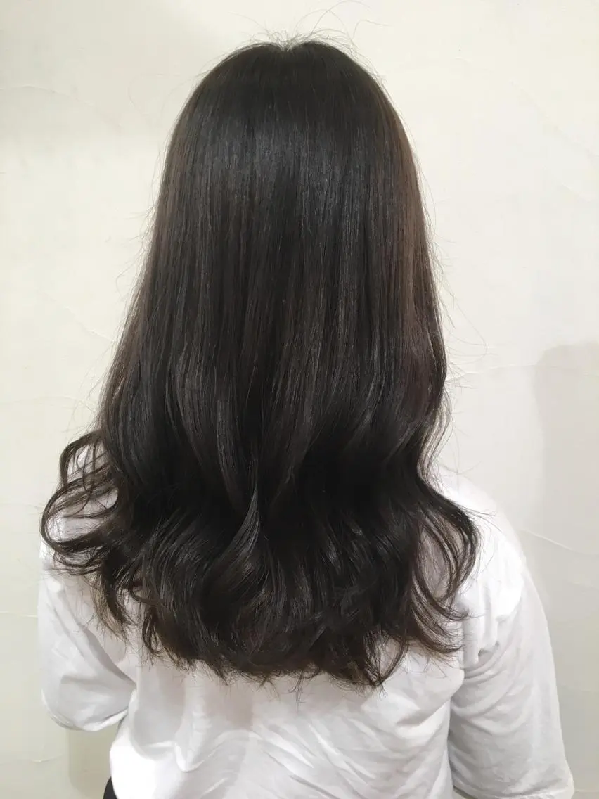 ロング カラー カット ヘアカラー トリートメント 乳井 悠香のヘアスタイル