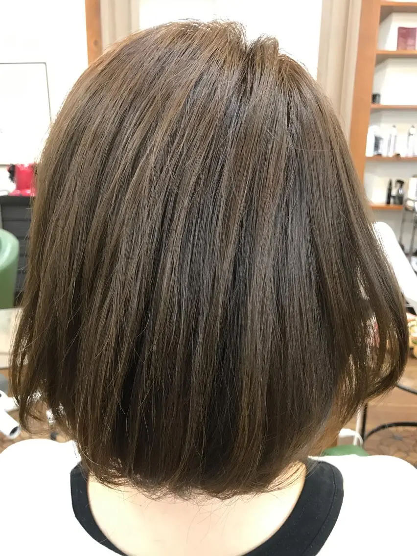 ショート カラー アッシュ ベージュカラー 透明感カラー 吉森 満俊のヘアスタイル