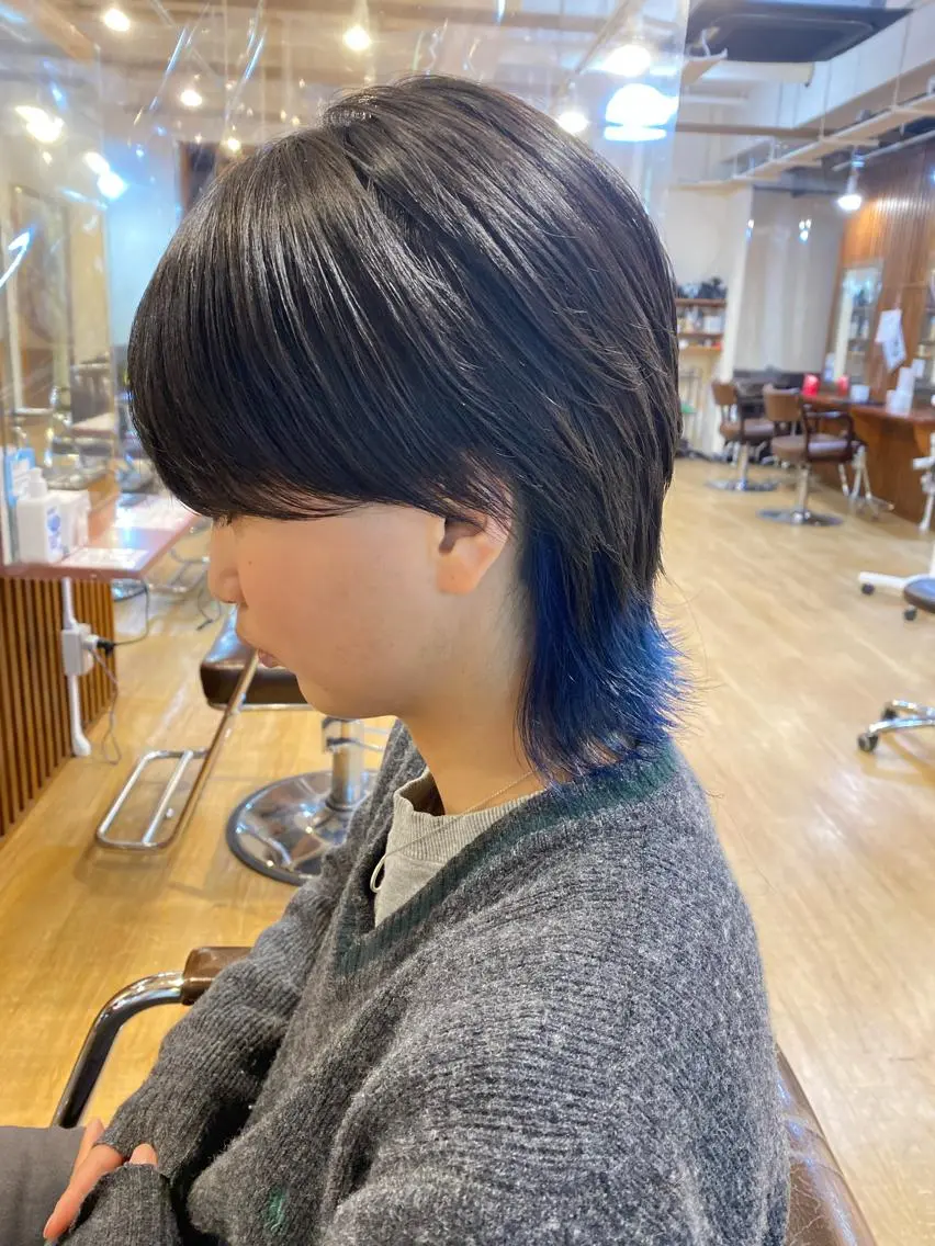 ショート カラー ブルーカラー ウルフカット 女性目線でつくる ショートayakaのヘアスタイル