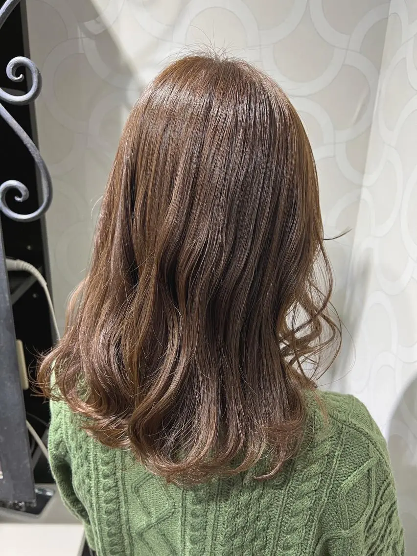セミロング カラー ベージュカラー カット ヘアカラー トリートメント 艶髪 ♡Tomiyaのヘアスタイル