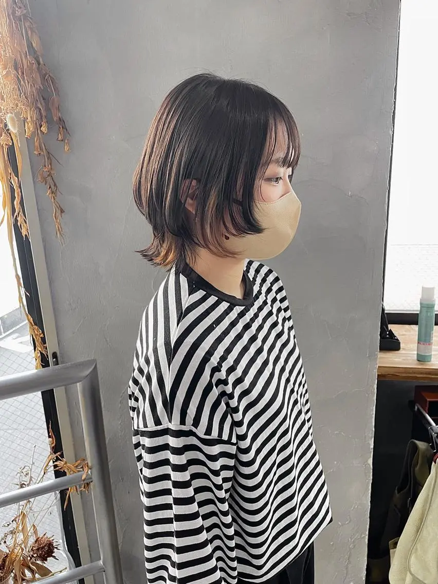 ショート カラー イヤリングカラー レイヤーカット ウルフカット ウルフ レイヤー パーマ🪐MANAのヘアスタイル