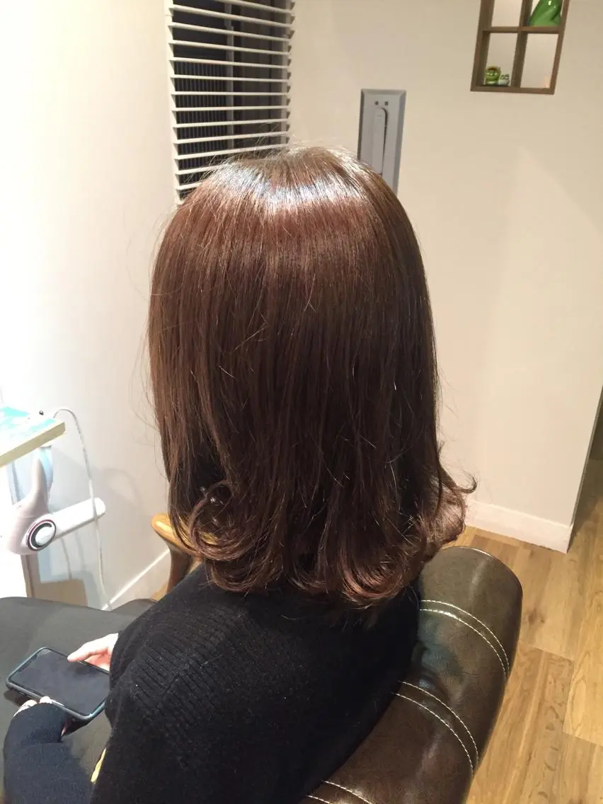 セミロング カラー アッシュ ツキダテ ユイのヘアスタイル