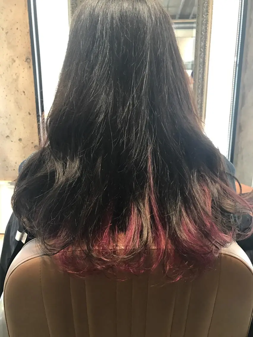 ロング カラー パーマ ヘアアレンジ メンズ キッズ ネイル マツエク・マツパ ダブルカラー レッドカラー 赤色 サロンドミルク 原宿のヘアスタイル