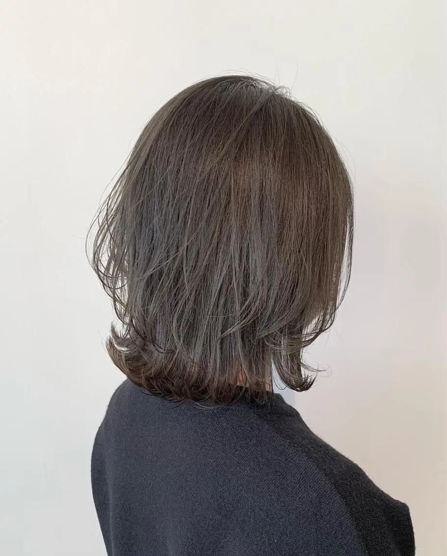 ミディアム カラー アッシュ シルバー シルバーアッシュ ヘアカラー トリートメント 【艶カラー】 STYLE 和泉俊希のヘアスタイル