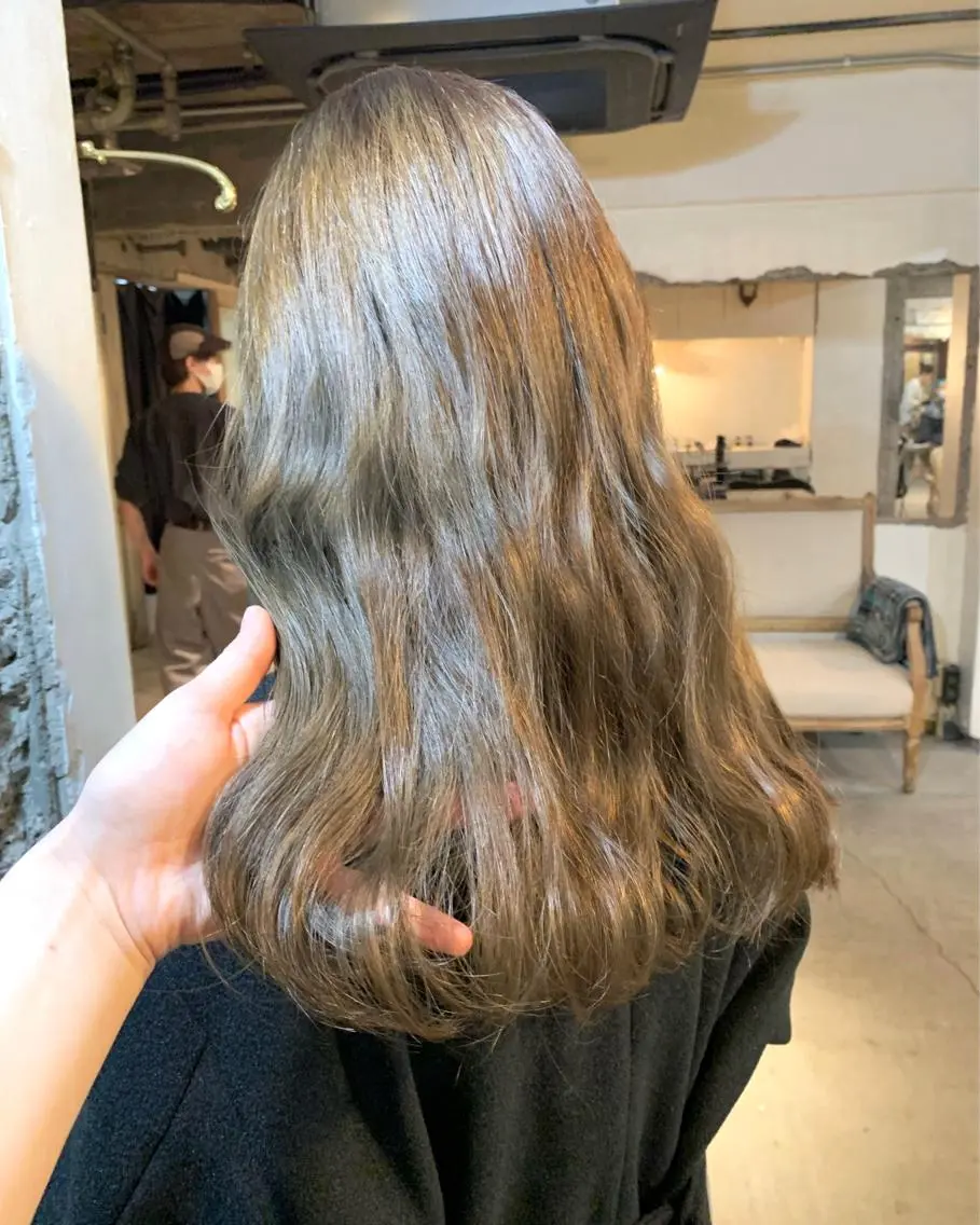 ミディアム カラー ベージュカラー オリーブベージュ 似合わせカラー🫶 小川千波のヘアスタイル