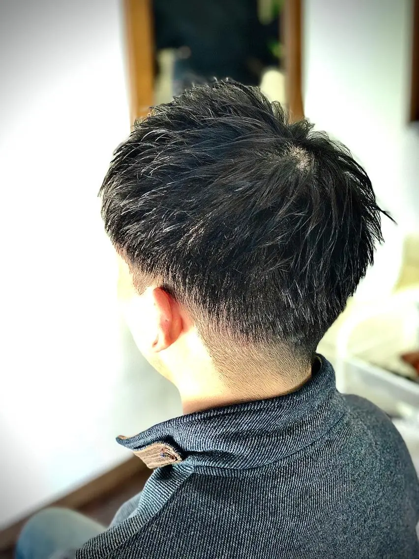 ショート カラー パーマ ヘアアレンジ メンズ メンズパーマ メンズツイストパーマ ツイストパーマ カット men's特化　石井 貴章のヘアスタイル