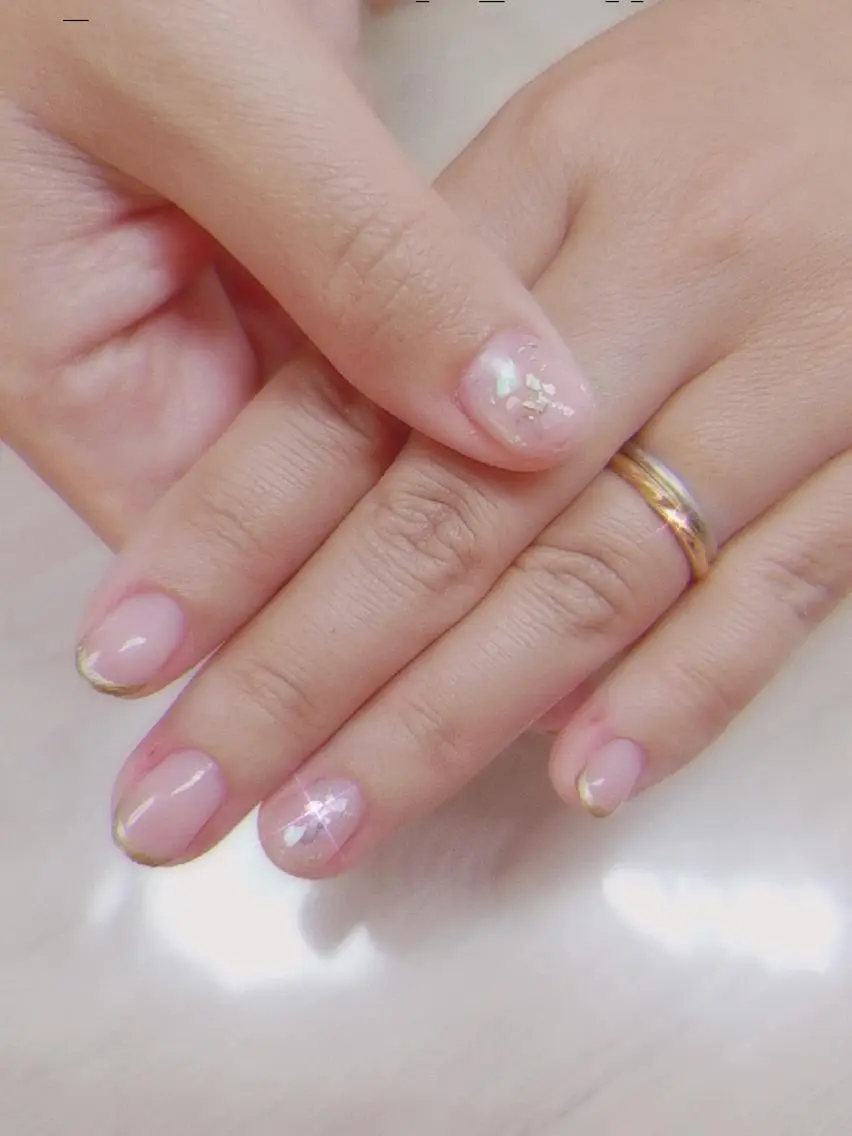 ネイル フレンチネイル ゴールド キラキラネイル ピンク 赤色 ハンドネイル em nailのネイルデザイン