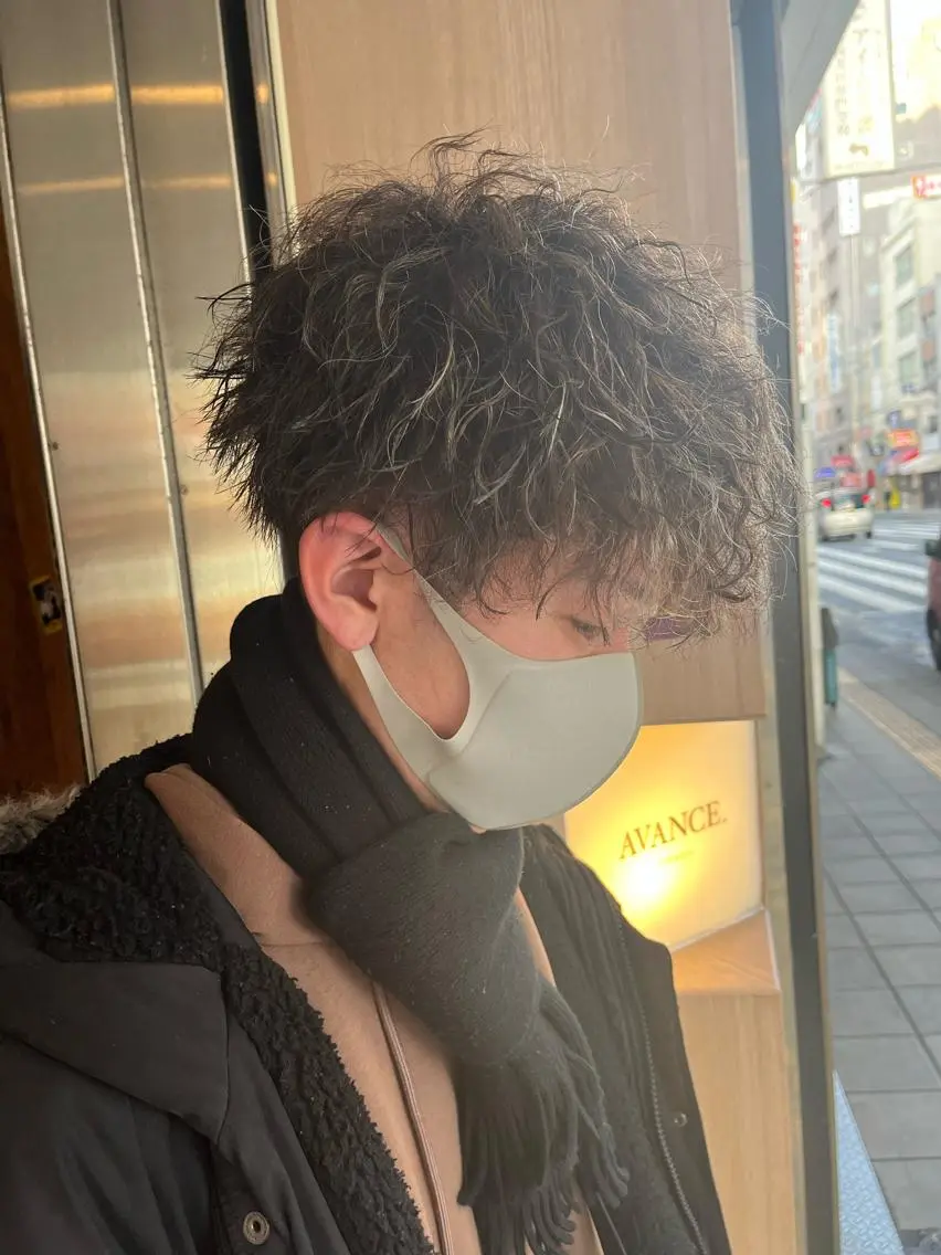 ミディアム カラー パーマ メンズ メンズメッシュ メッシュ カット パーマ AVANCE.難波 店長 松元のヘアスタイル