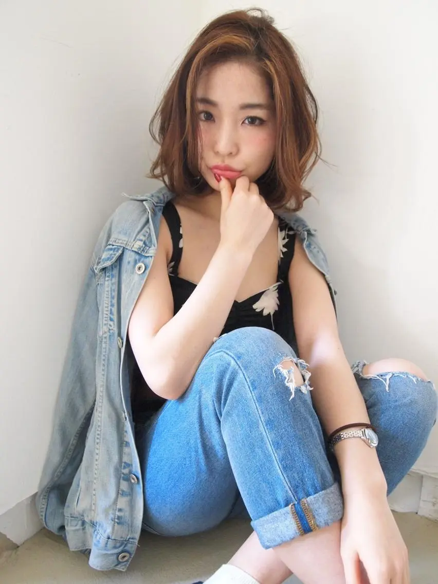 ミディアム 浅香 美加のヘアスタイル
