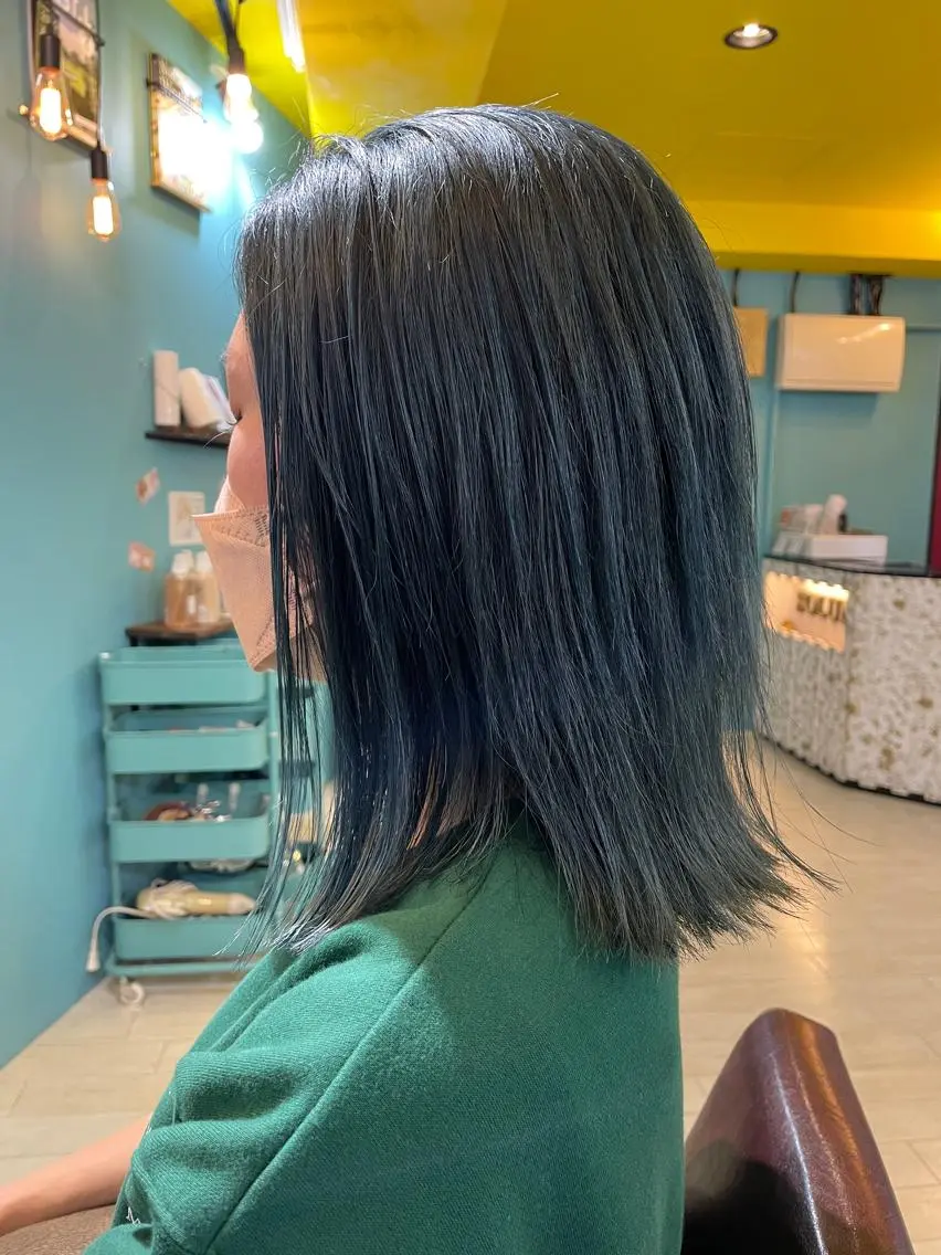 セミロング カラー ブルーカラー ダブルカラー グラデーションカラー ネイビーカラー ヘアカラー トリートメント 末石 智のヘアスタイル