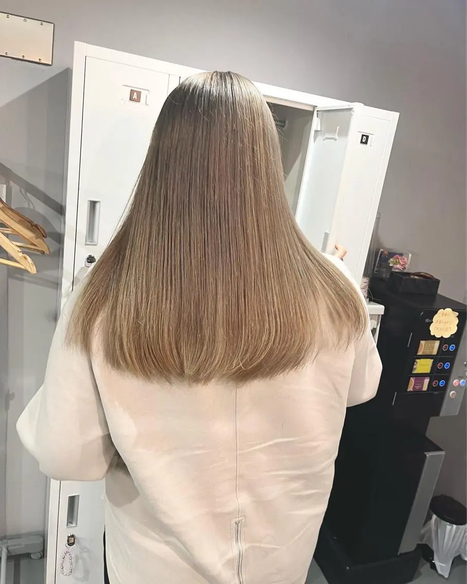 ロング 川尻 詩織のヘアスタイル