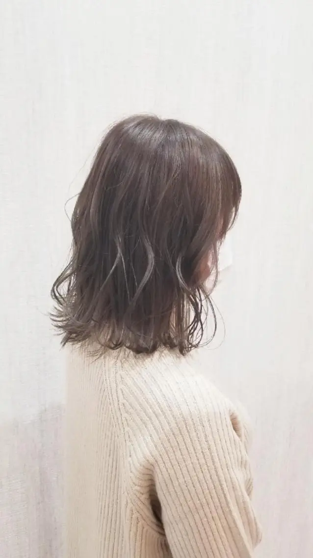 ミディアム カラー ハイライトカラー ハイライト カット ヘアカラー トリートメント レイヤー×艶髪特化 代表 西村功平のヘアスタイル