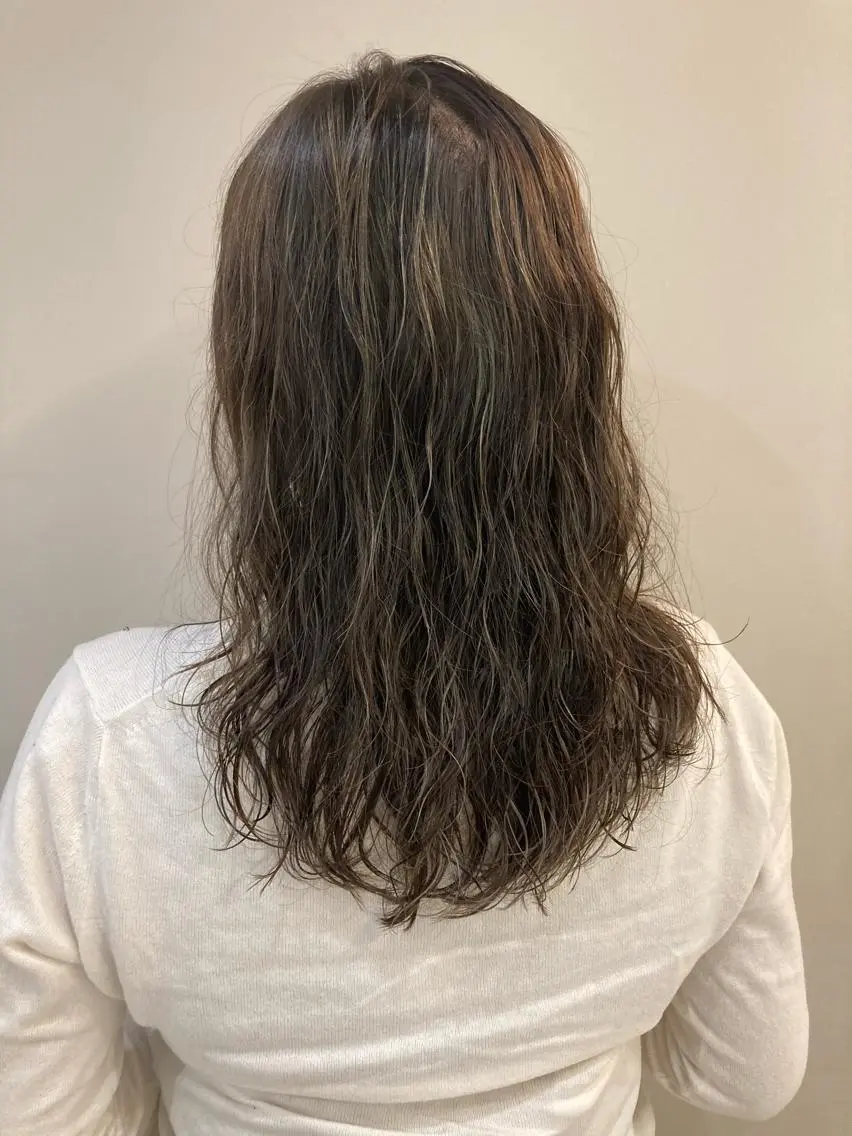 セミロング パーマ セミロングパーマ ハイライト 似合わせカット/ カラー🌼松原 寿花のヘアスタイル