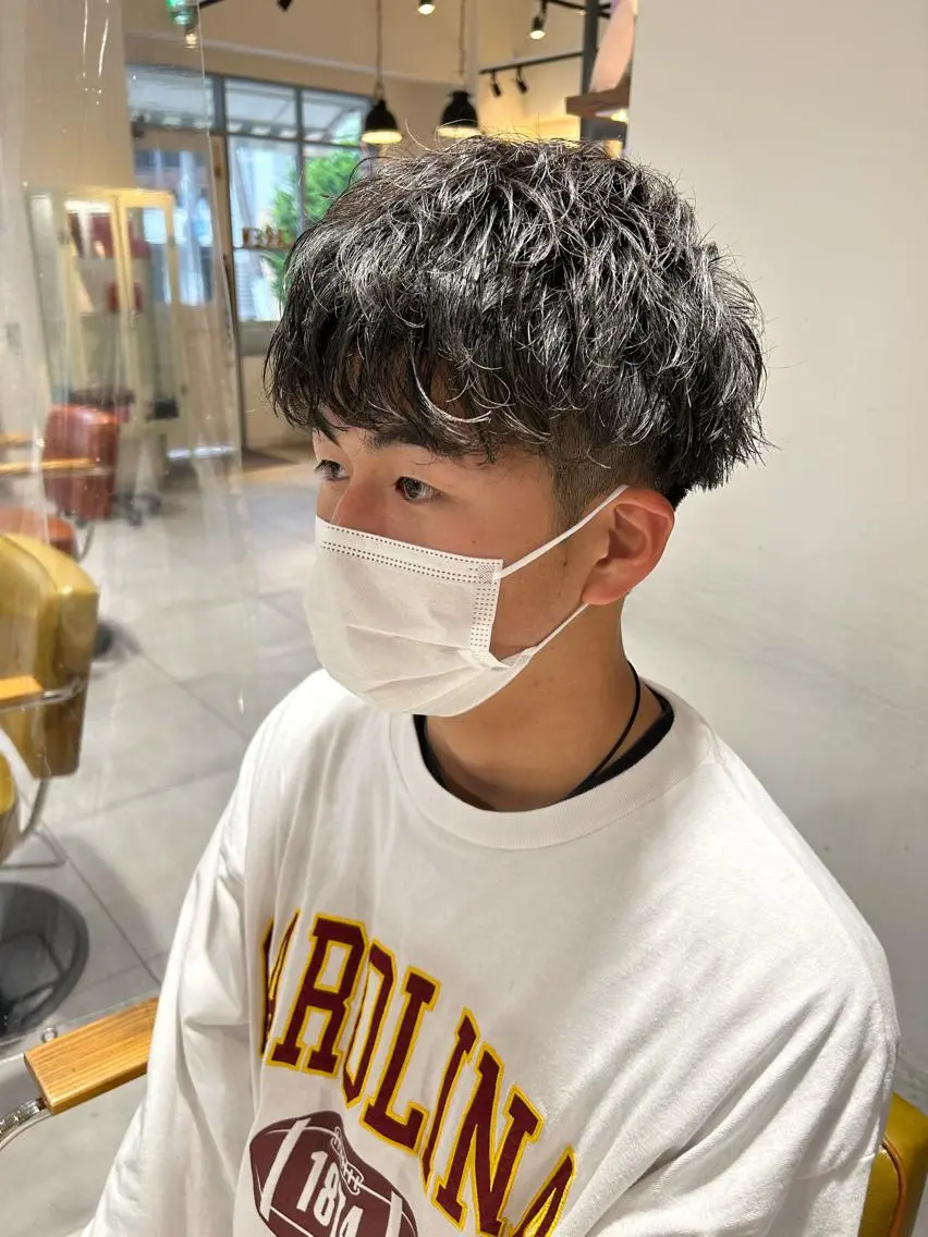 メンズ マッシュ メンズパーマ 関口 桃花🌷 暖色カラーのヘアスタイル